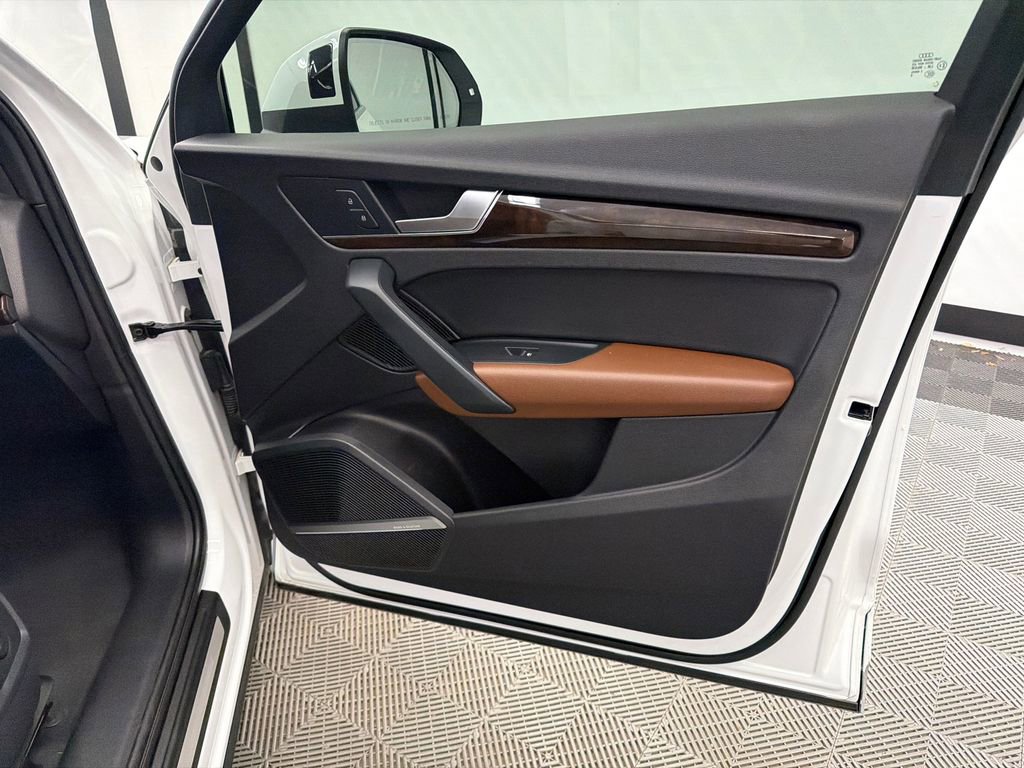 Used 2018 Audi Q5 2.0T Premium Plus w/ Premium Plus Package image 16