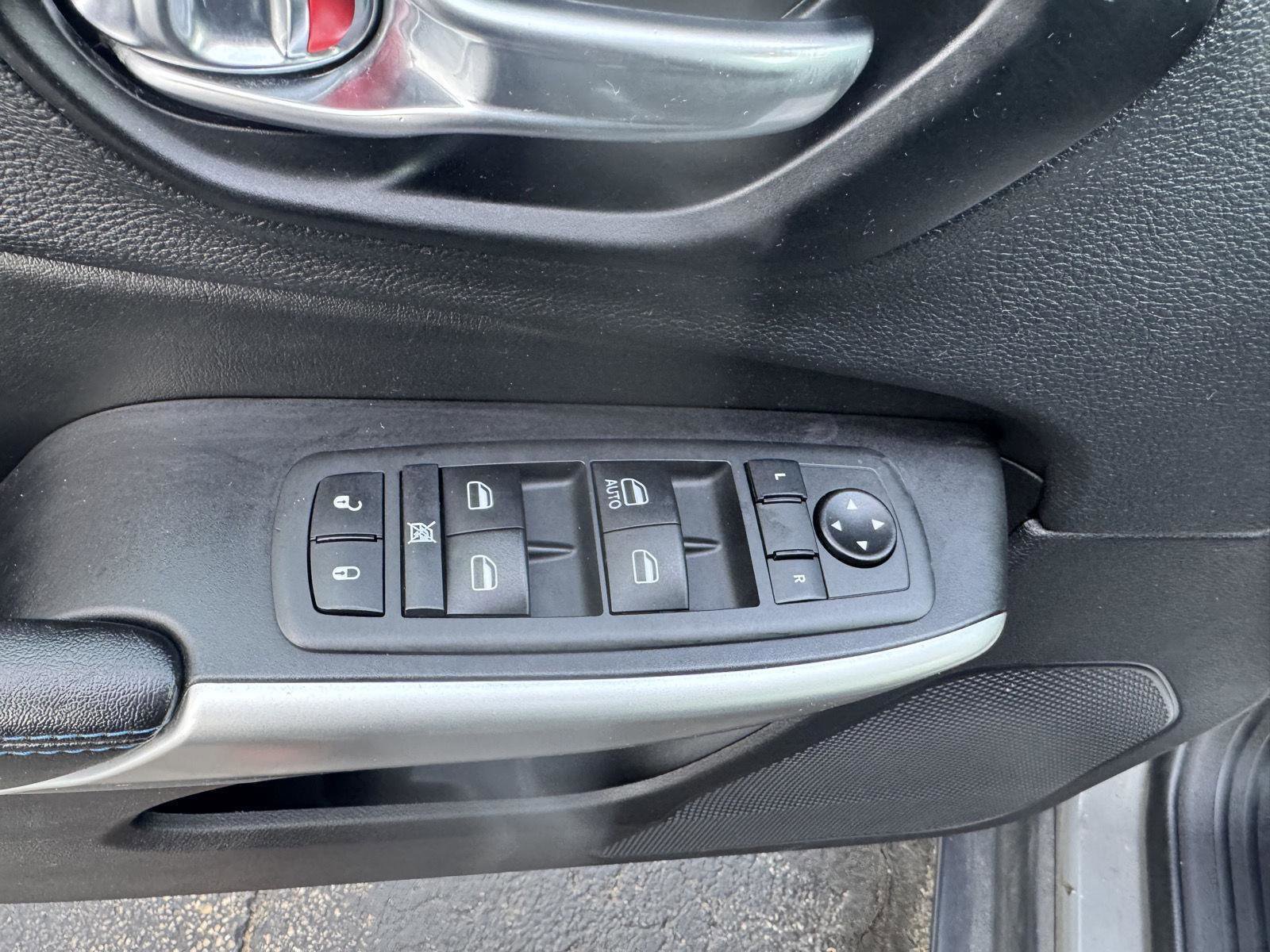 Used 2020 Jeep Cherokee Latitude image 11