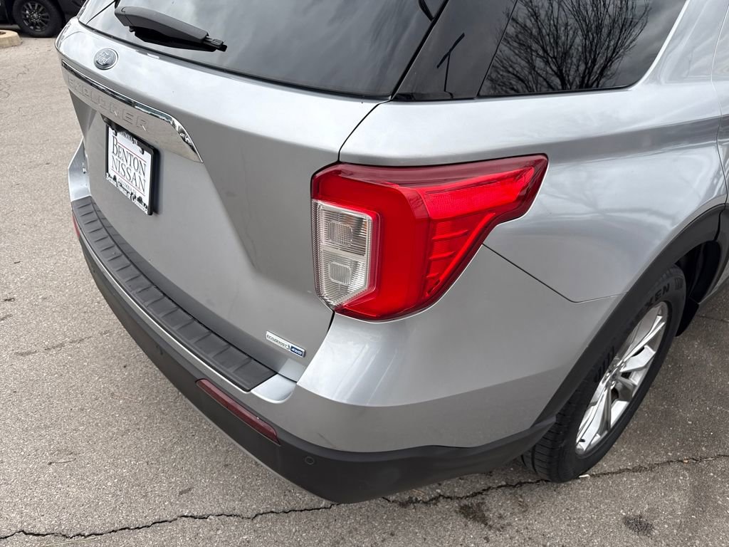 Used 2020 Ford Explorer XLT w/ Equipment Group 202A AWD/4WD image 42