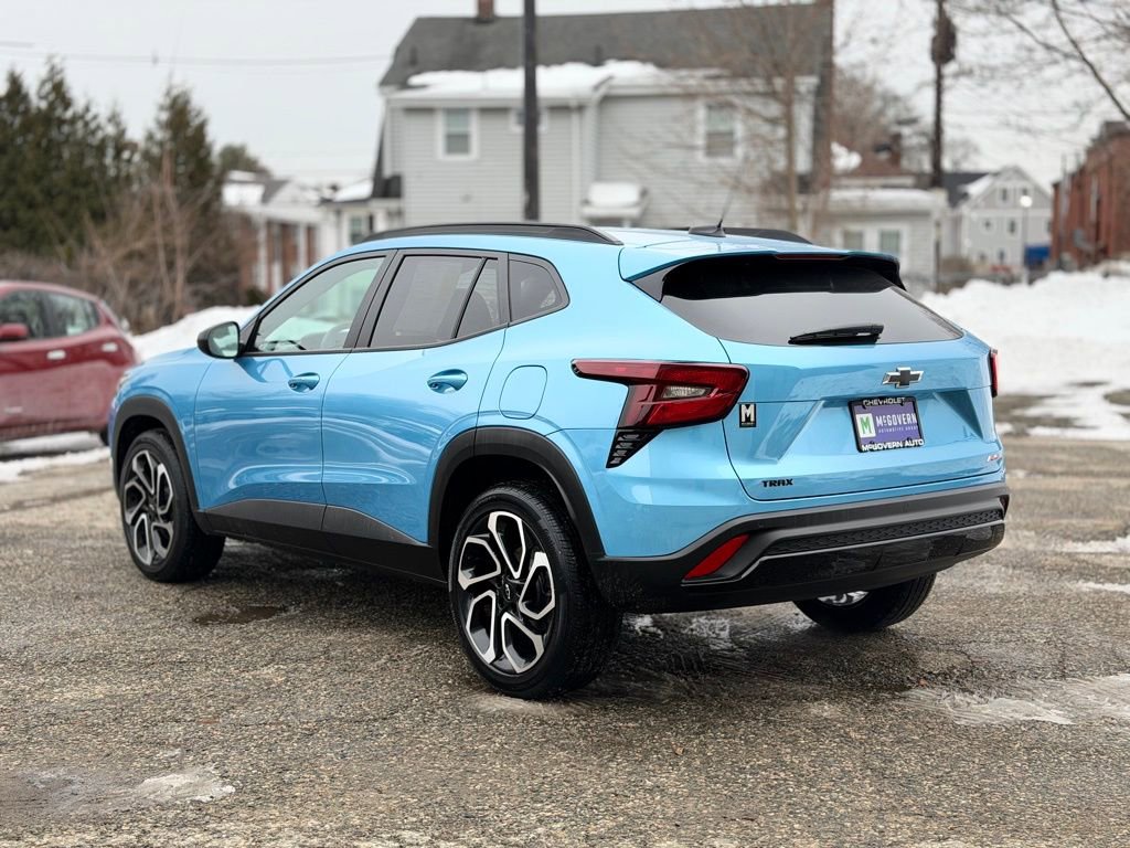 Used 2025 Chevrolet Trax RS w/ Sunroof Package image 4
