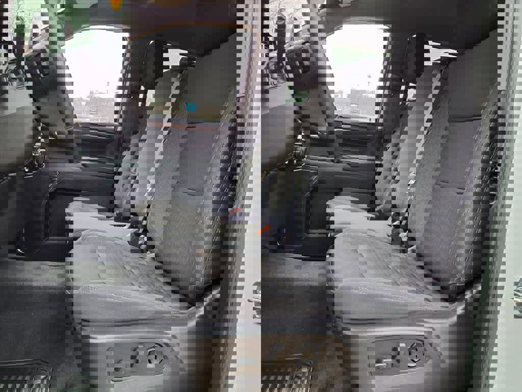 Used 2024 Chevrolet Silverado 1500 LT image 9