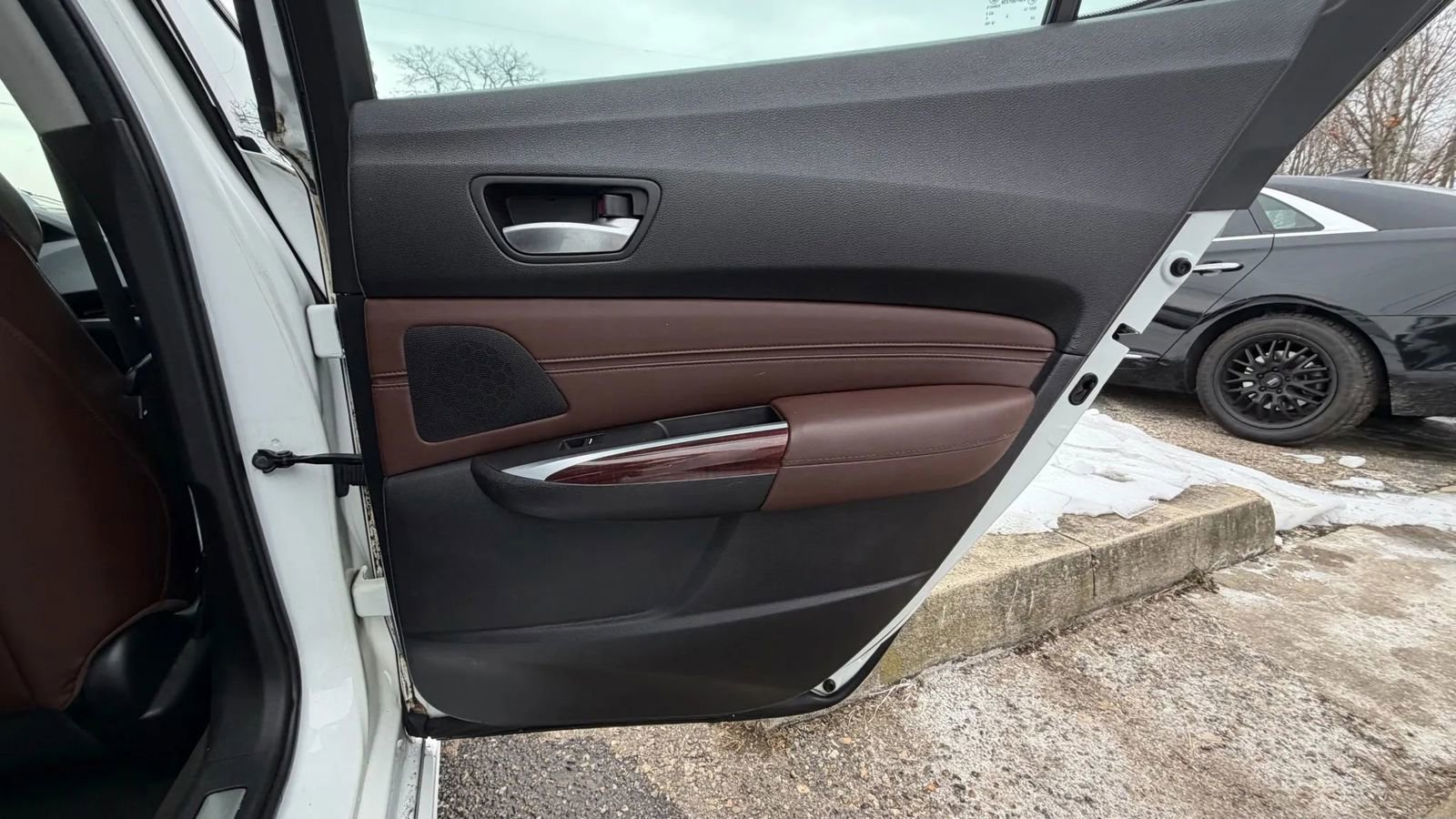 Used 2016 Acura TLX w/ Technology Package FWD image 18
