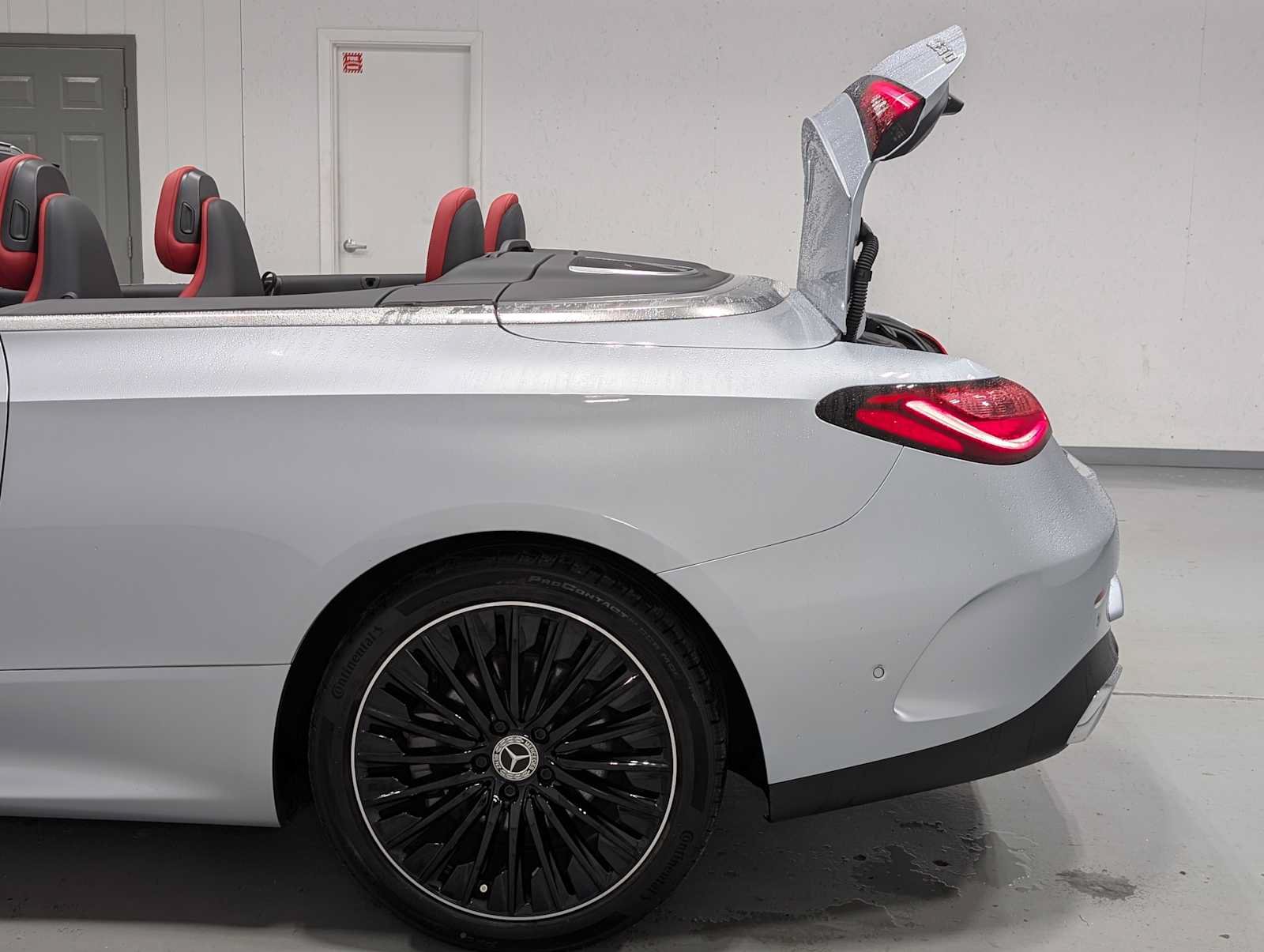 Used 2024 Mercedes-Benz CLE 300 4MATIC Cabriolet image 12