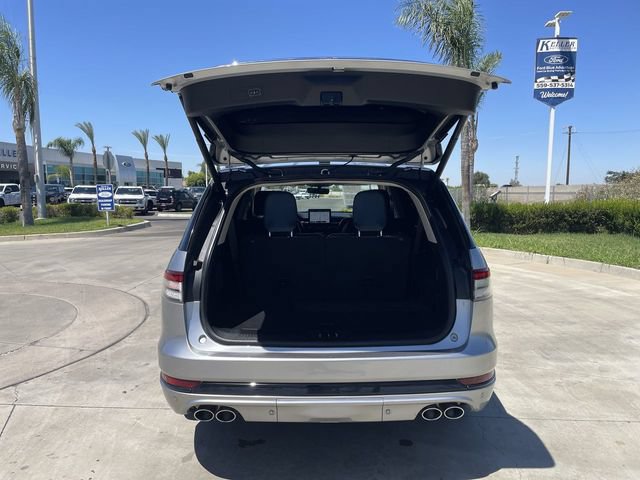 Used 2023 Lincoln Aviator Reserve w/ Equipment Group 201A AWD/4WD image 27