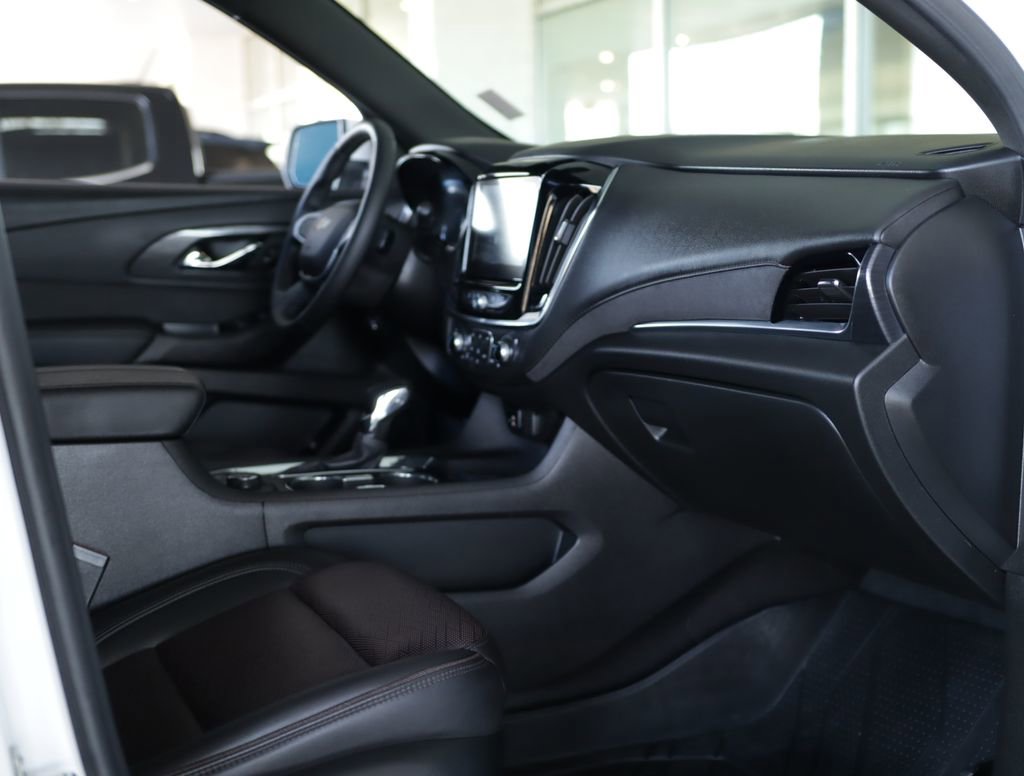 Certified 2023 Chevrolet Traverse High Country w/ LPO, Floor Liner Package image 38