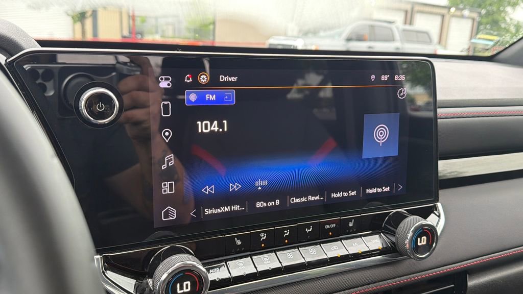 Used 2024 Chevrolet Colorado Z71 w/ Z71 Convenience Package 2 image 27