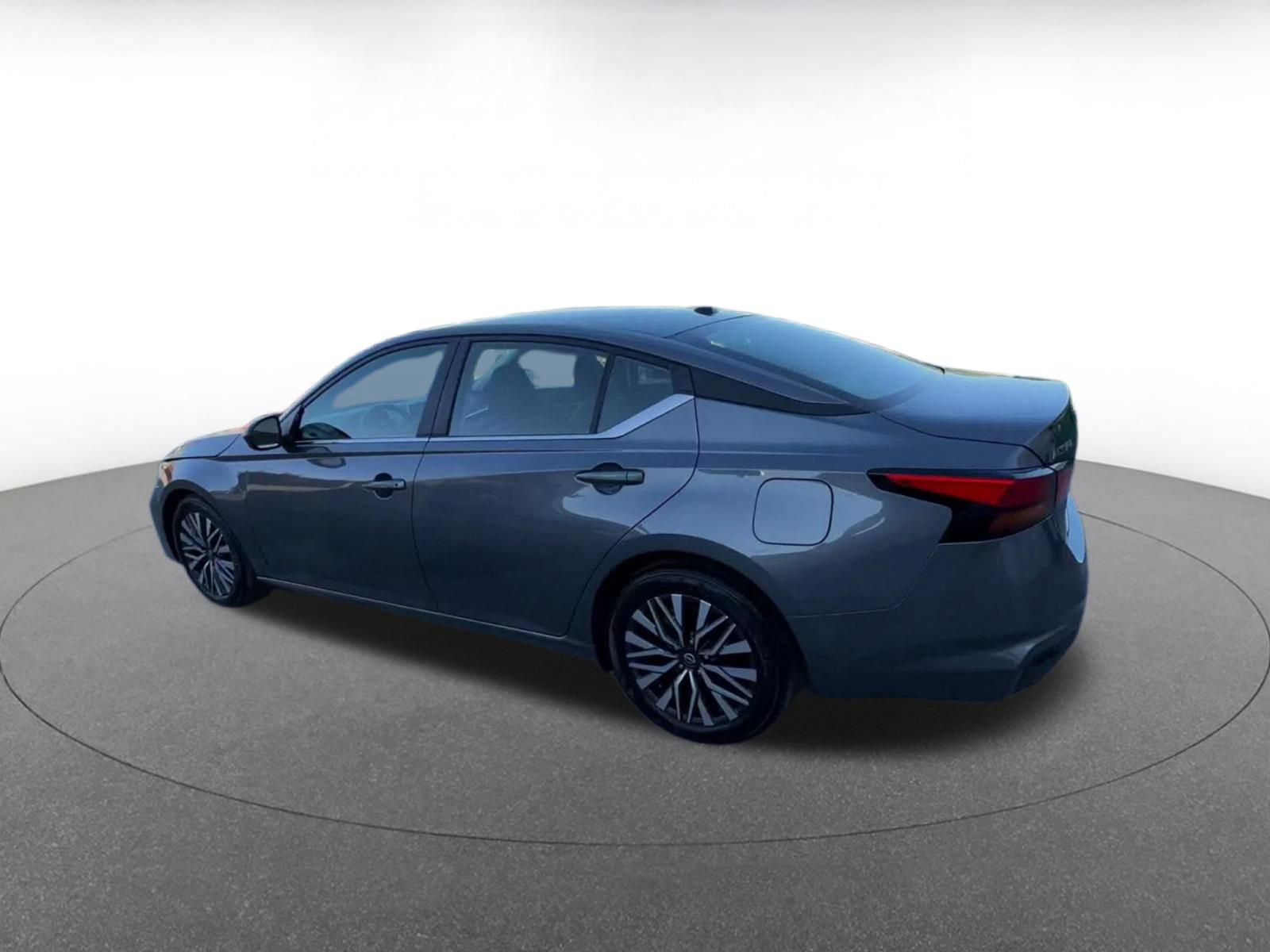 Used 2026 Nissan Altima 2.5 SV FWD image 9