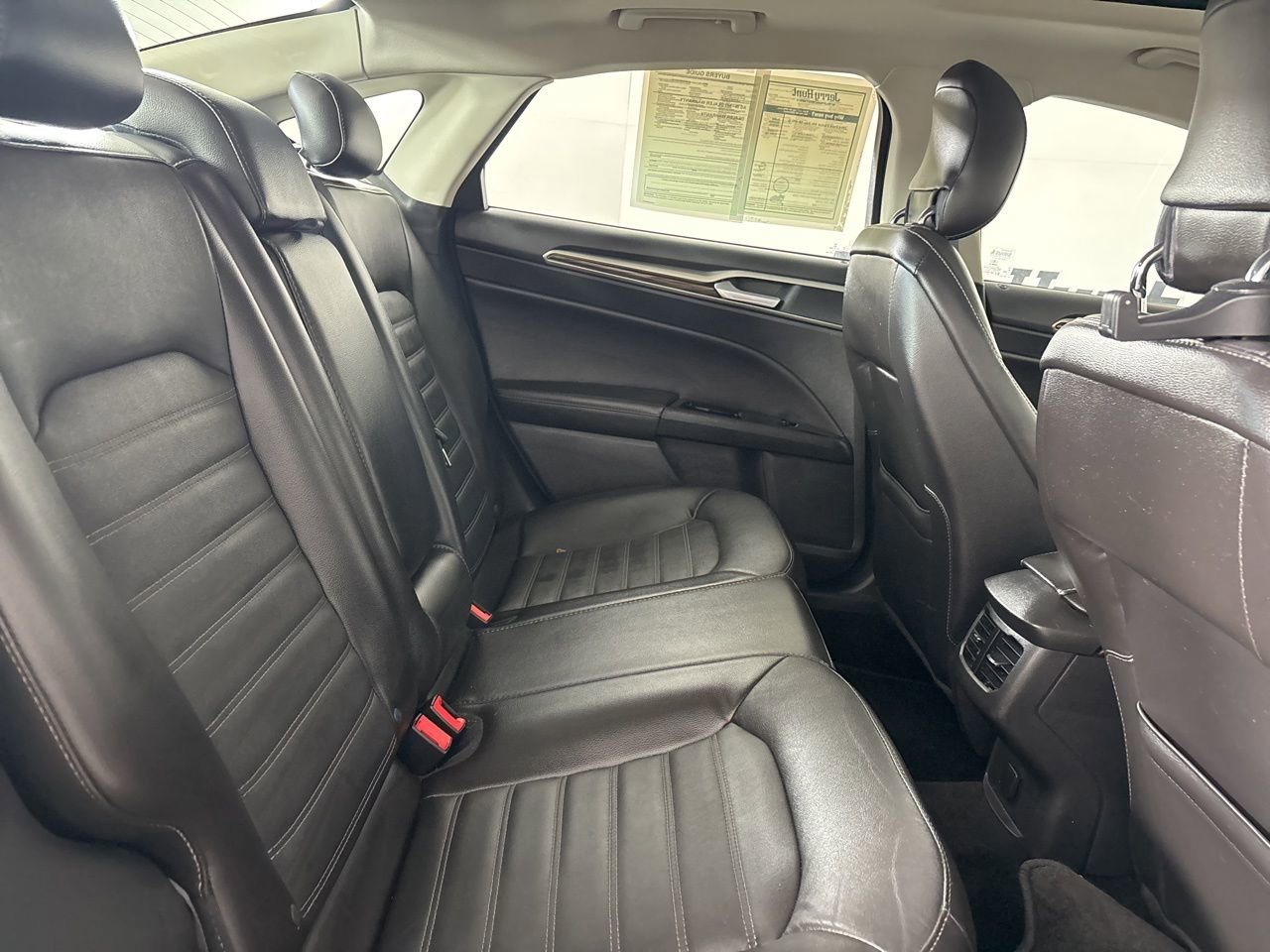 Used 2014 Ford Fusion SE w/ Equipment Group 202A image 27