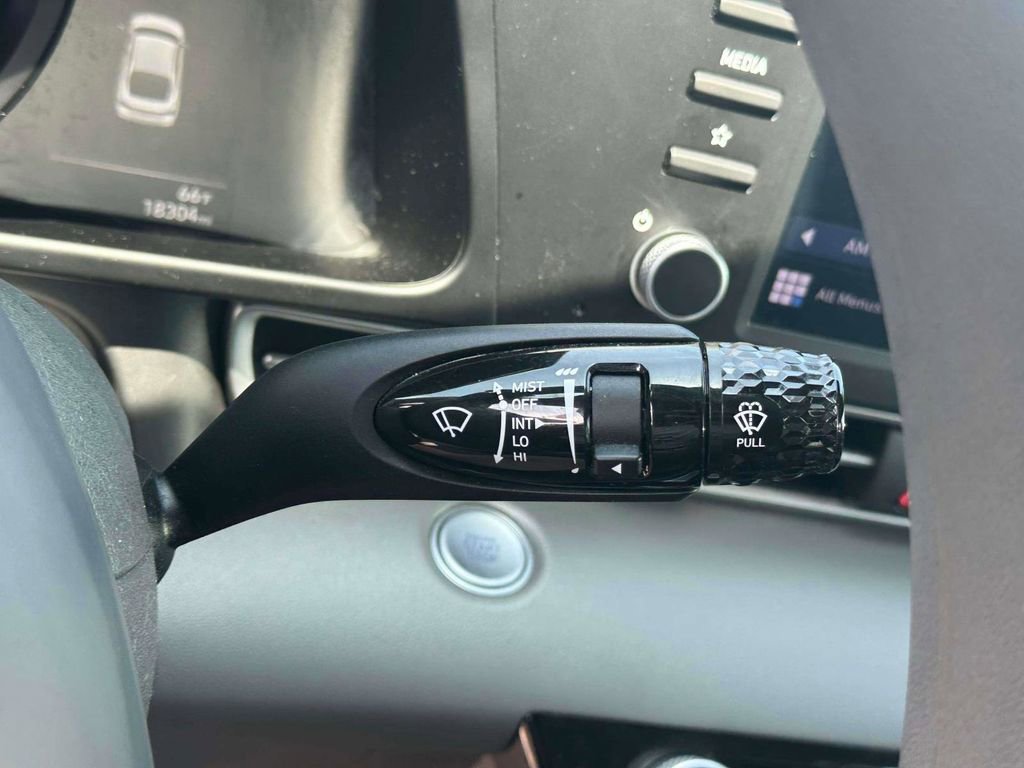 Used 2023 Hyundai Elantra SEL FWD image 20