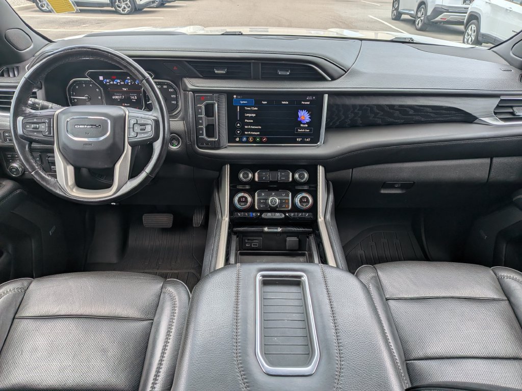 Used 2021 GMC Yukon XL Denali w/ Denali Ultimate Package AWD/4WD image 17