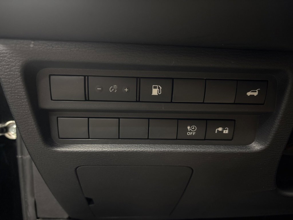 Used 2023 Mitsubishi Outlander SE image 16