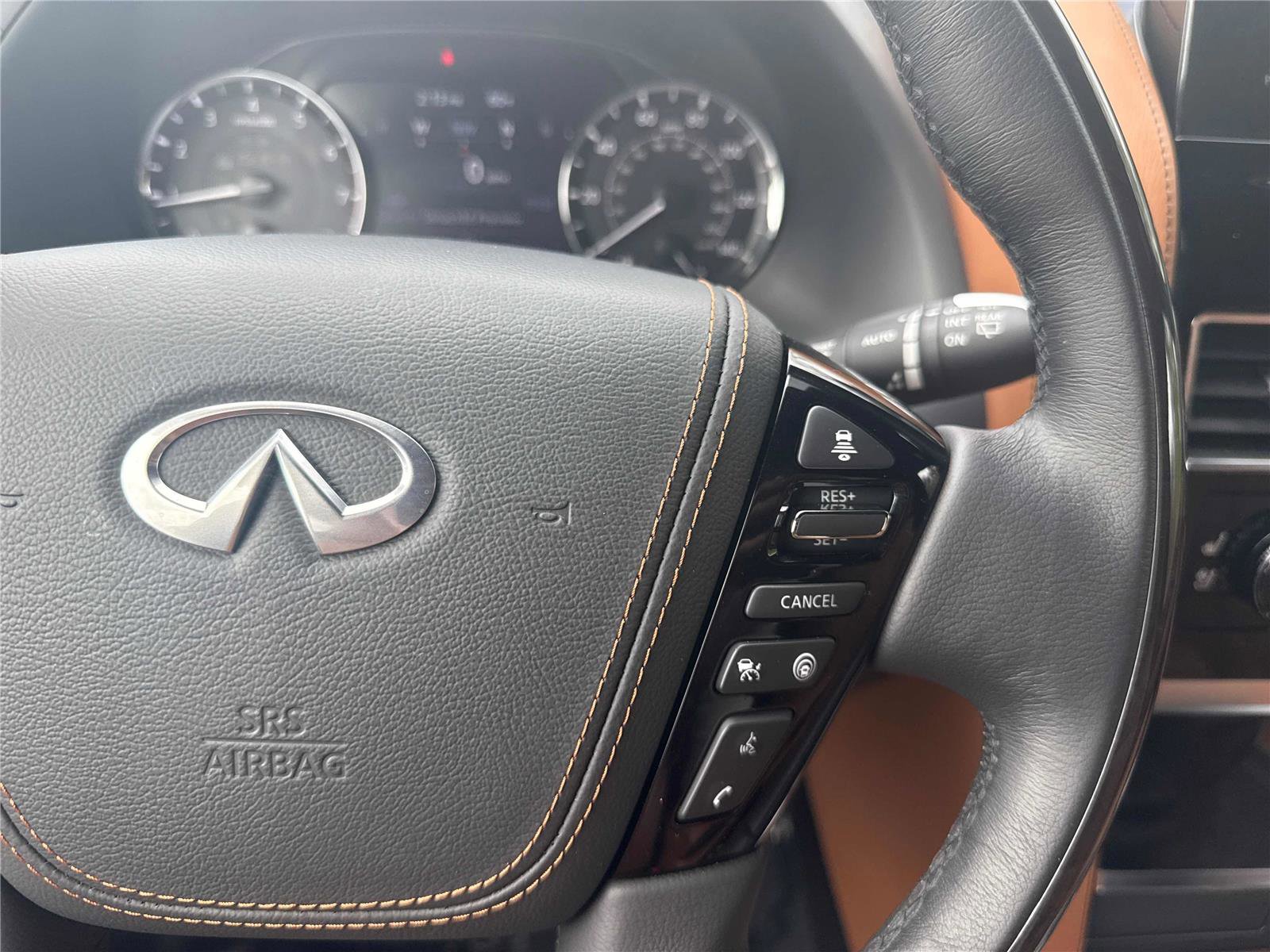 Used 2023 INFINITI QX80 Sensory w/ Cargo Package AWD/4WD image 19