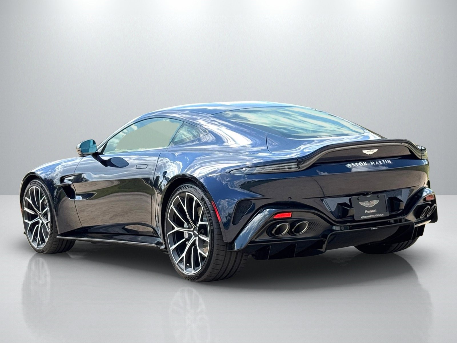 New 2026 Aston Martin V8 Vantage Coupe image 2