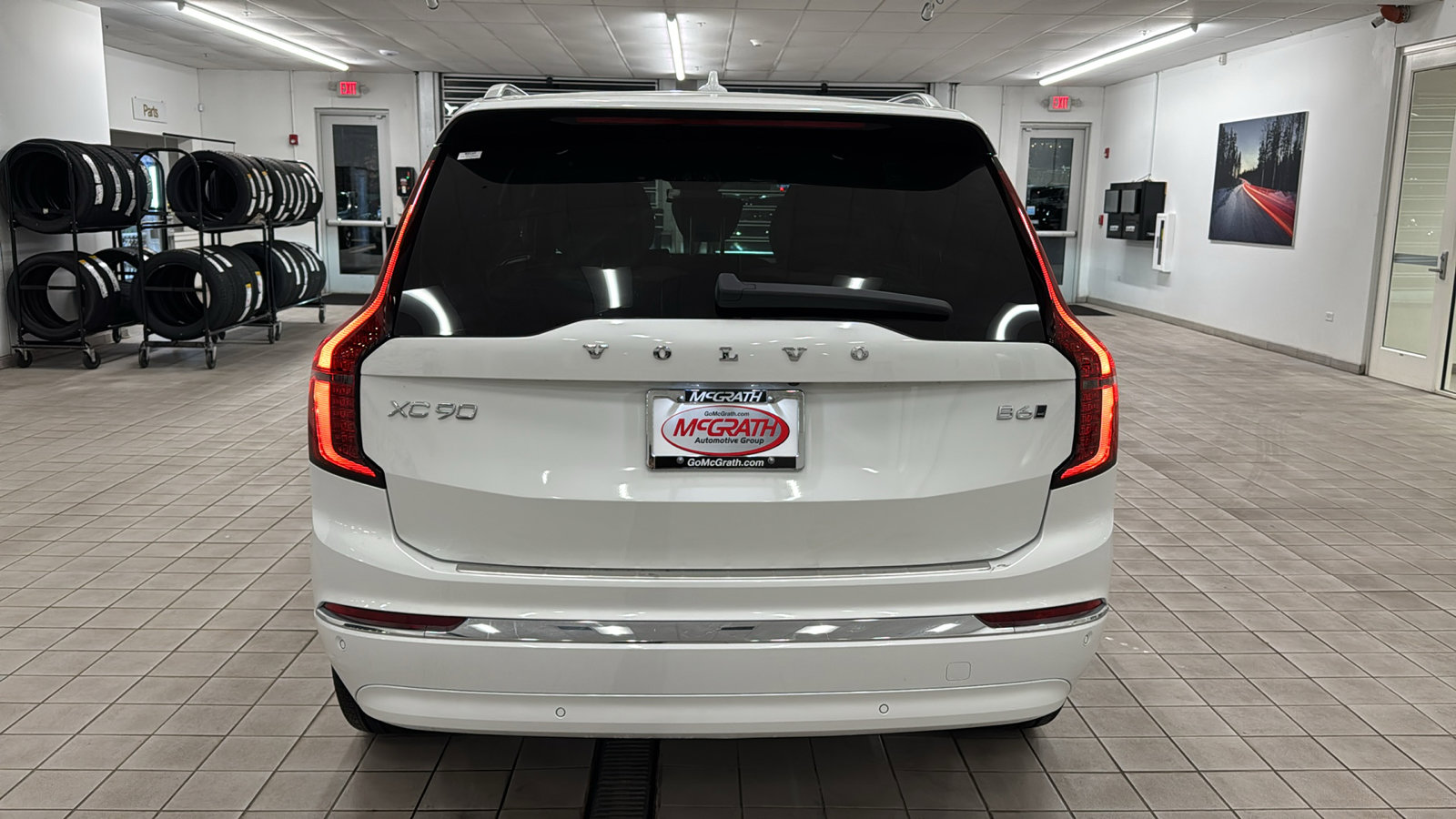 New 2026 Volvo XC90 B6 Plus w/ Protection Package Premier AWD/4WD image 6