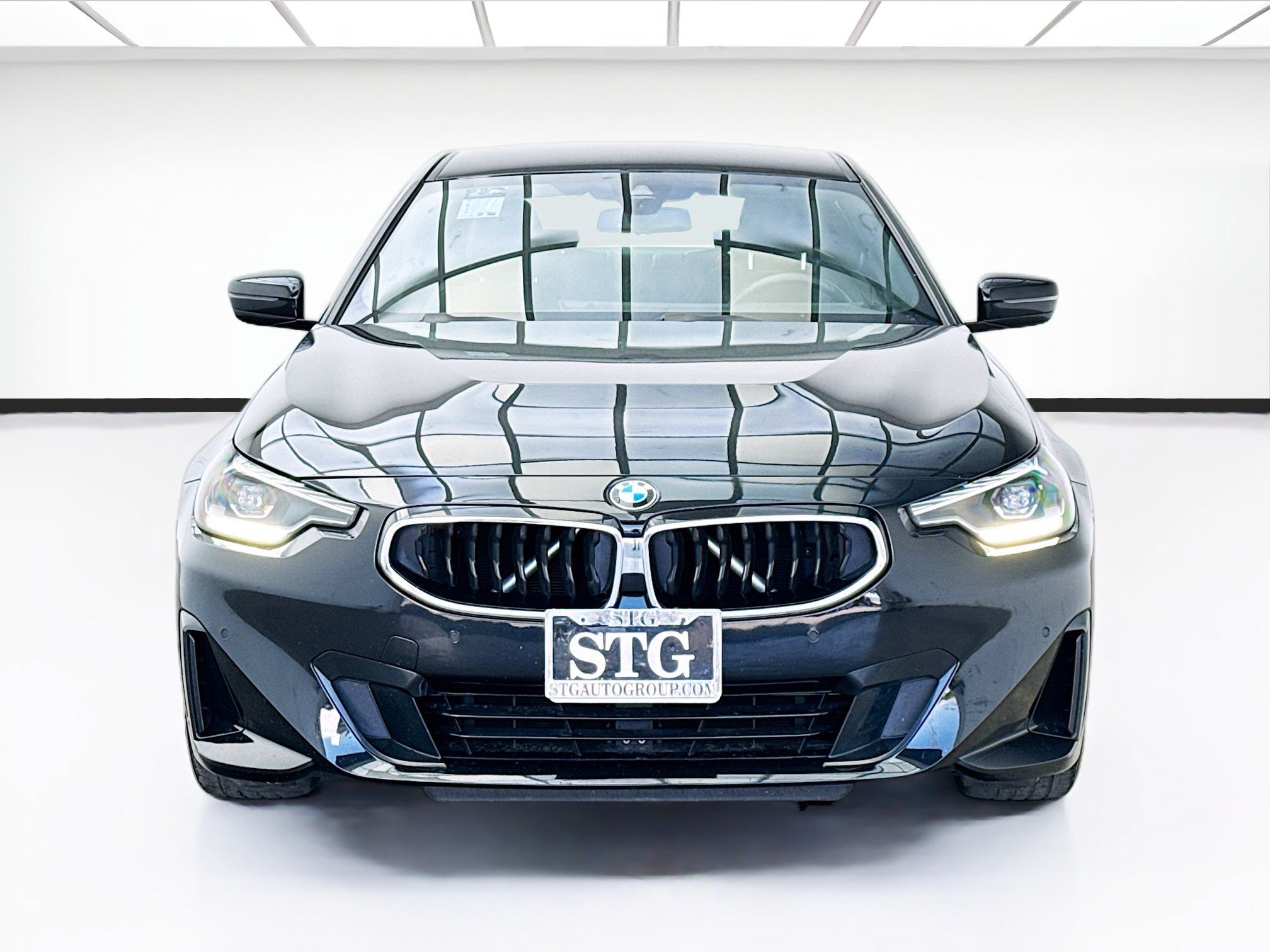 Used 2023 BMW 230i Coupe w/ Convenience Package RWD image 2