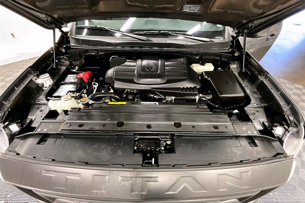Used 2023 Nissan Titan PRO-4X image 9
