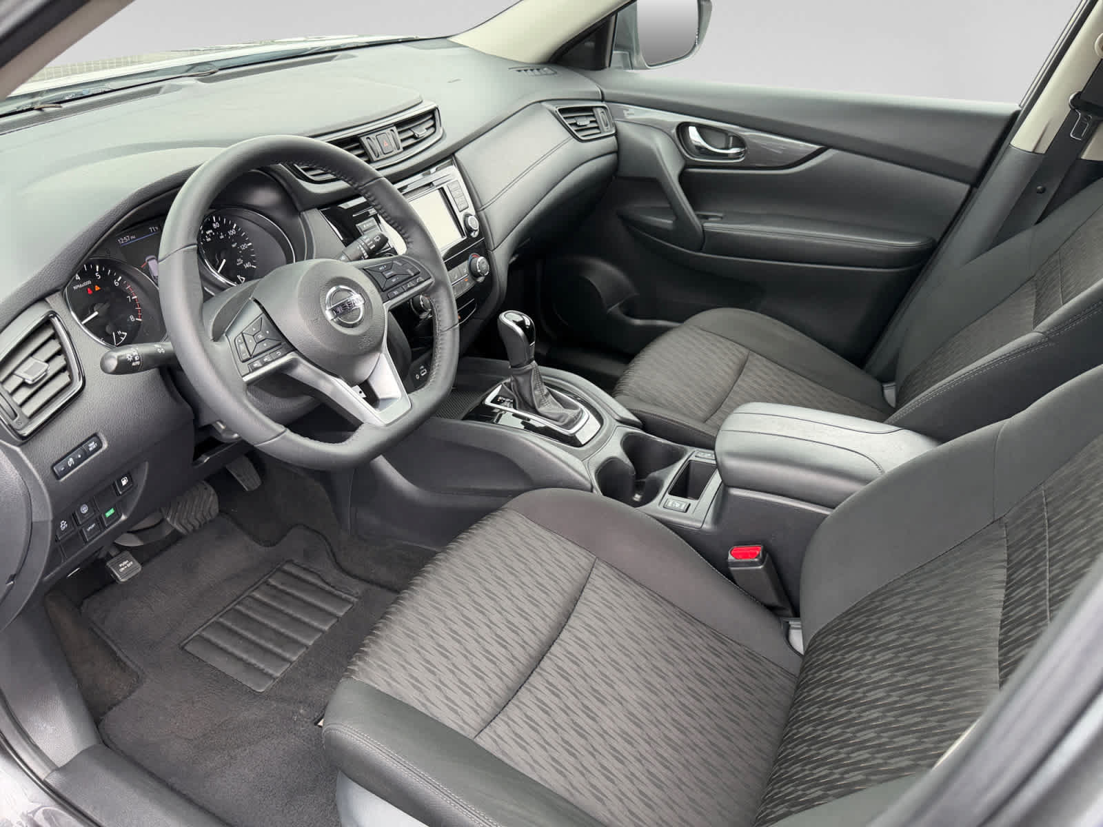 Used 2019 Nissan Rogue S w/ Special Edition Package FWD image 11