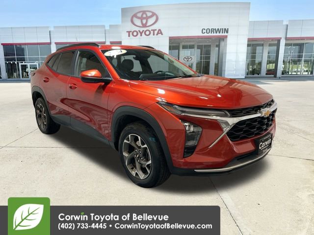 Used 2024 Chevrolet Trax LT w/ Driver Confidence Package image 2