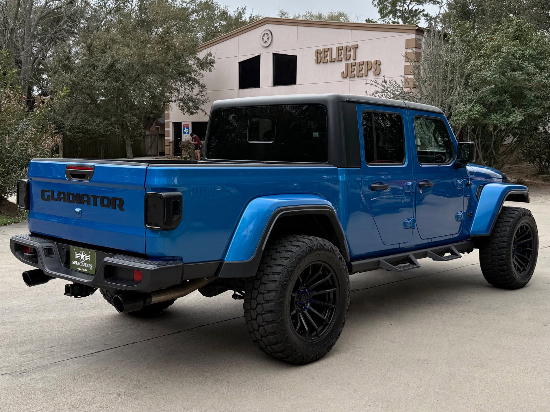 Used 2023 Jeep Gladiator Sport image 13