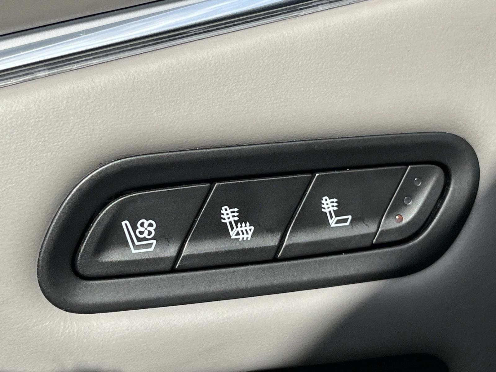 Used 2022 Cadillac Escalade ESV Sport Platinum image 24