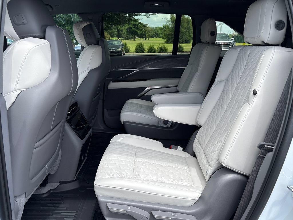 New 2026 Cadillac Escalade IQ Sport 1 w/ LPO, Floor Liner Package AWD/4WD image 47