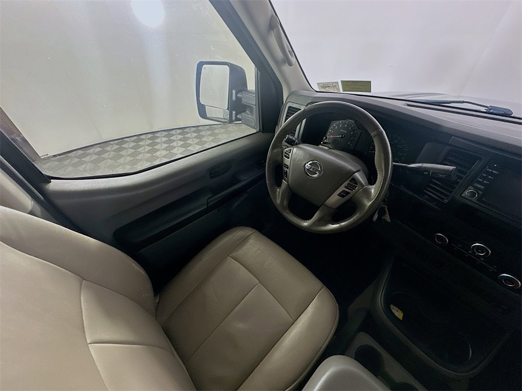 Used 2016 Nissan NV 3500 SL image 9