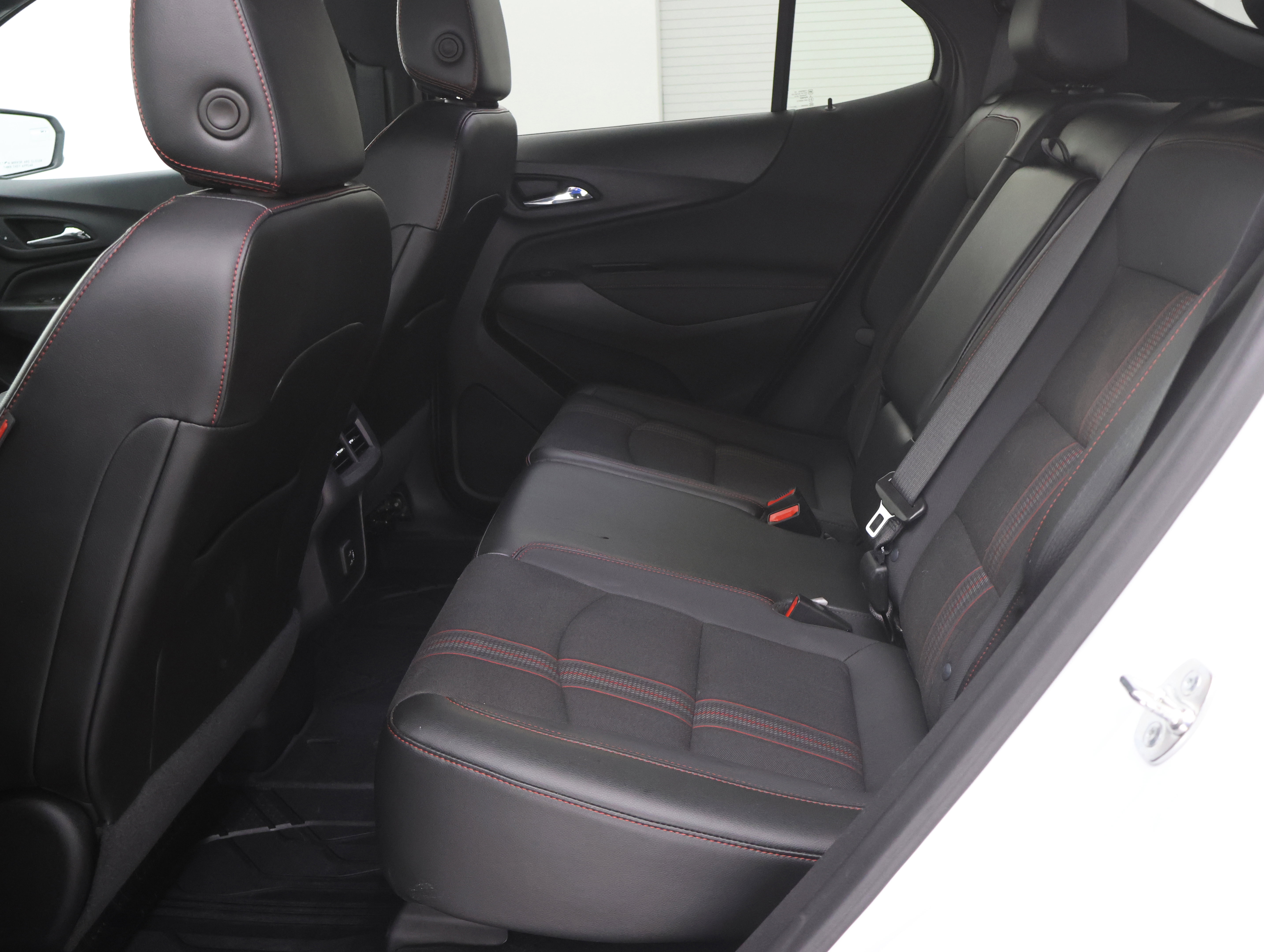 Used 2024 Chevrolet Equinox RS w/ LPO, Floor Liner Package image 34
