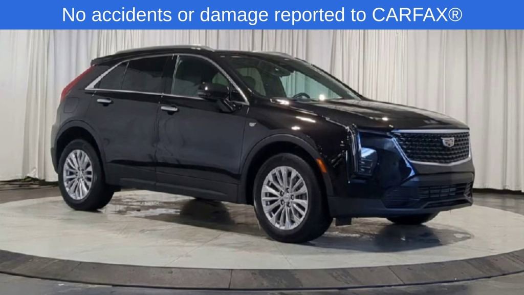 Used 2024 Cadillac XT4 Luxury w/ Cold Weather Package image 2
