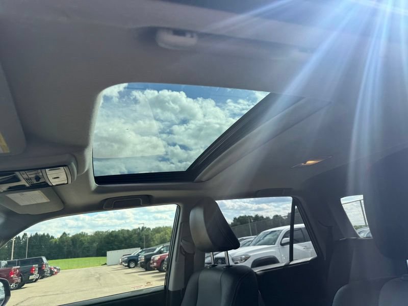 Used 2018 Toyota 4Runner SR5 Premium AWD/4WD image 5