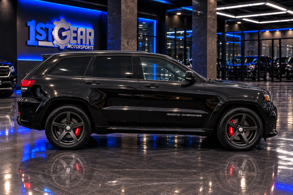 Used 2017 Jeep Grand Cherokee SRT AWD/4WD image 5