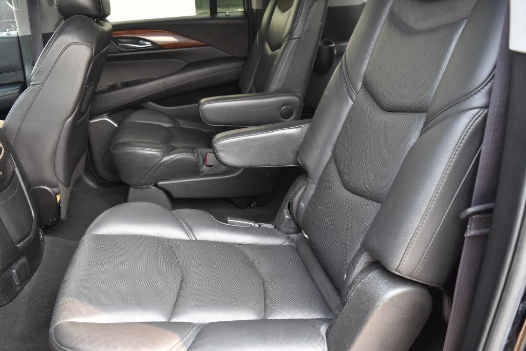 Used 2017 Cadillac Escalade ESV Premium Luxury AWD/4WD image 9