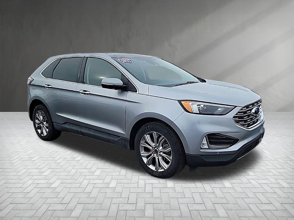 Used 2022 Ford Edge Titanium image 3