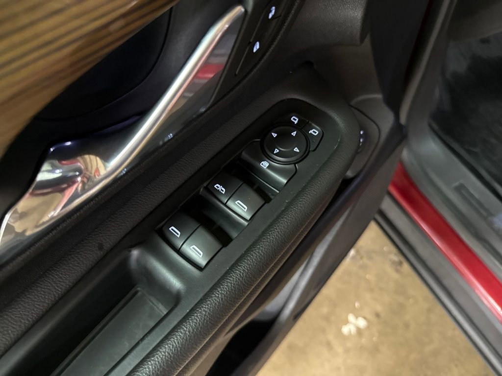 Certified 2021 GMC Terrain SLE w/ Driver Convenience Package image 15