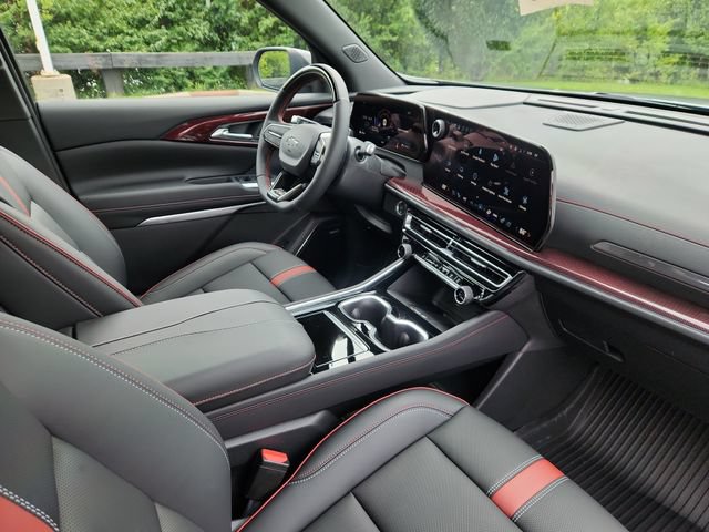New 2027 Chevrolet Traverse RS w/ LPO, Floor Liner Package FWD image 20