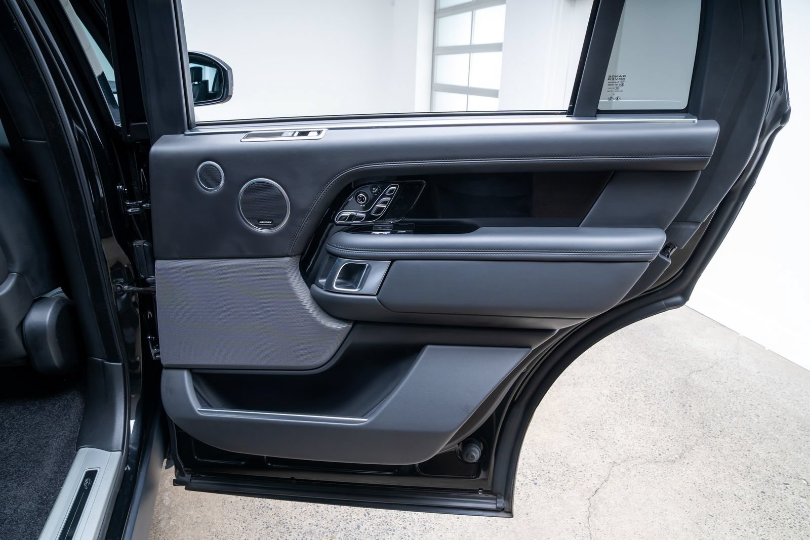 Used 2021 Land Rover Range Rover Autobiography Fifty Edition AWD/4WD image 21