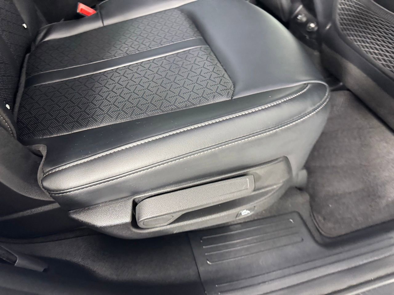 Used 2023 Kia Sorento EX w/ Panoramic Sunroof Package image 25