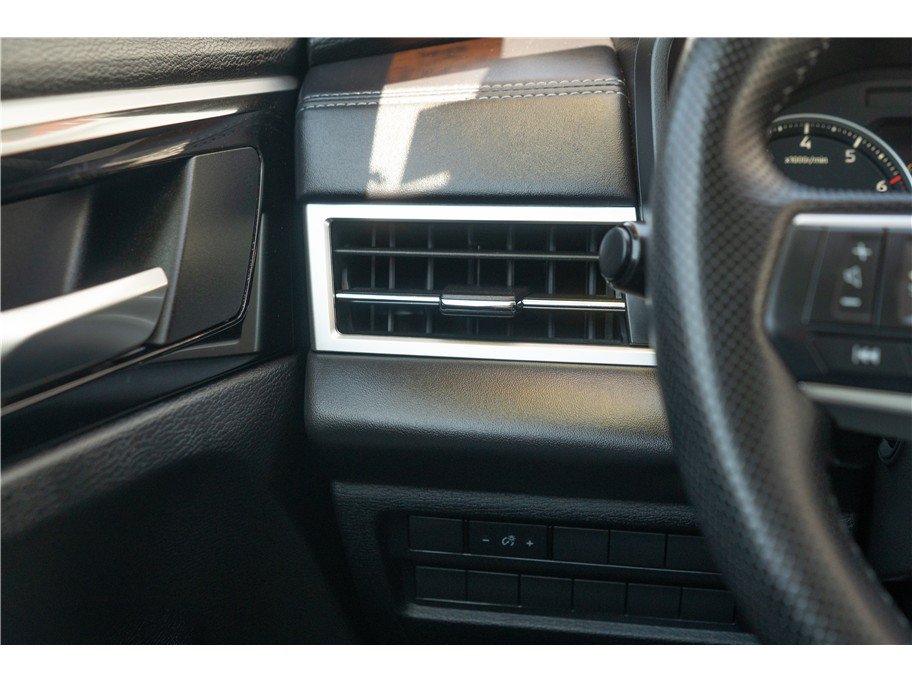 Used 2025 Mitsubishi Outlander AWD image 11