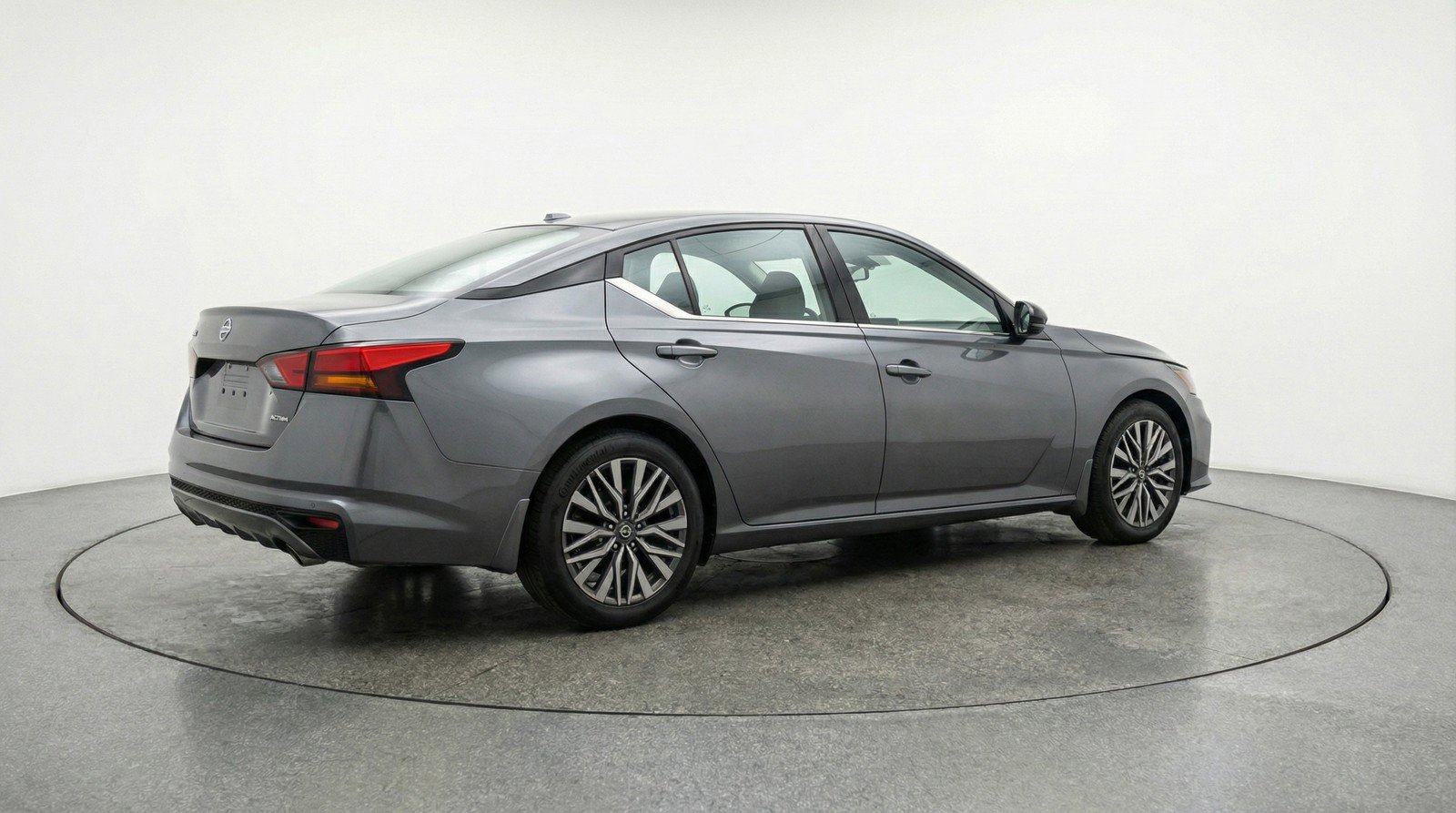 Used 2025 Nissan Altima 2.5 SV image 9