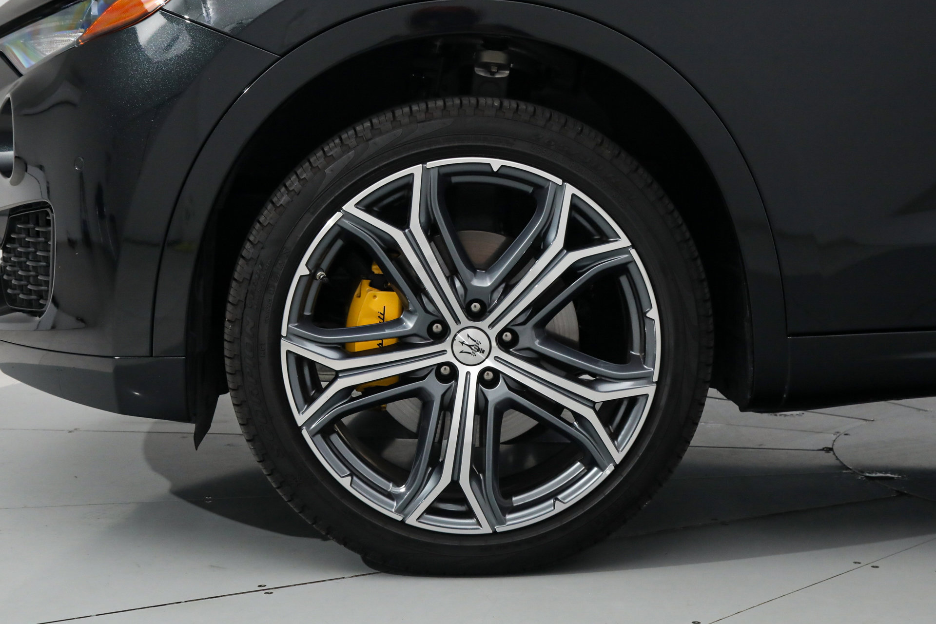 Certified 2023 Maserati Levante GT image 23