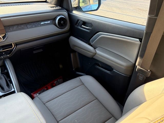 Used 2025 Chevrolet Colorado ZR2 w/ Technology Package image 36