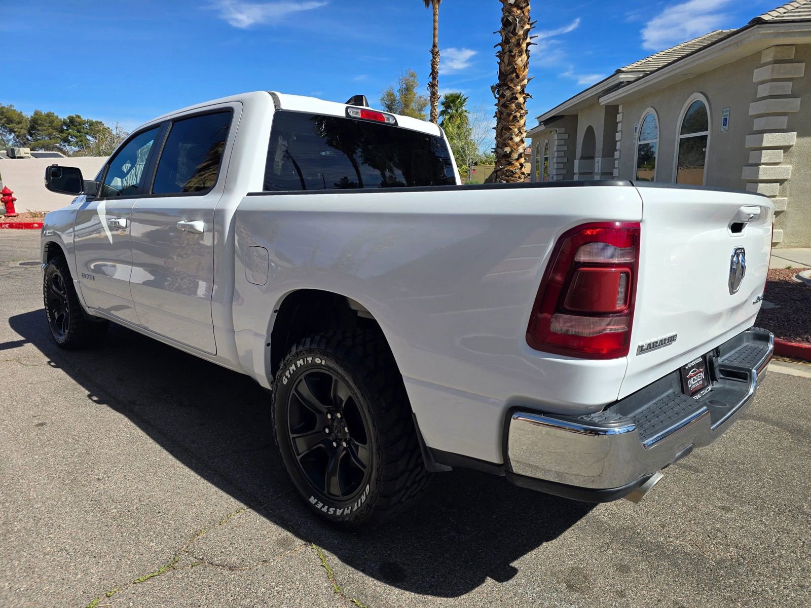 Used 2024 RAM 1500 Laramie AWD/4WD image 5