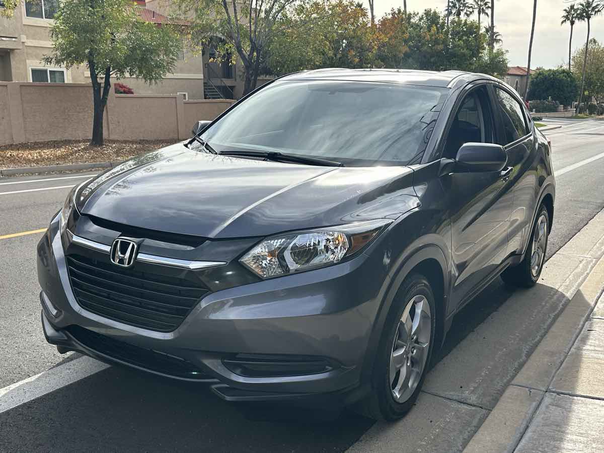 Used 2017 Honda HR-V LX image 4