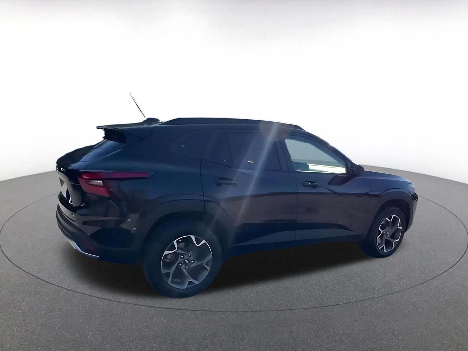 Used 2025 Chevrolet Trax LT w/ LT Convenience Package image 15