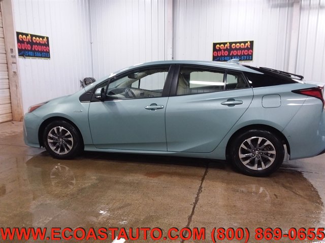 Used 2022 Toyota Prius Limited w/ Premium Convenience Package FWD image 6