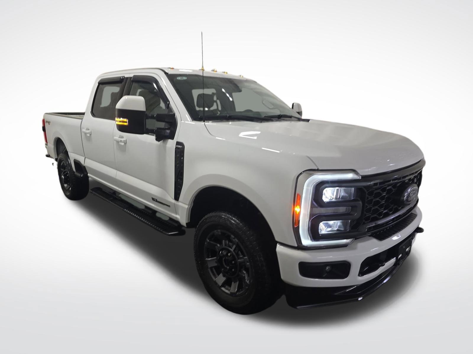 Used 2023 Ford F250 Lariat w/ Sport Appearance Package AWD/4WD image 3
