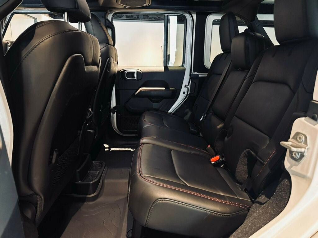 Used 2024 Jeep Wrangler Unlimited Rubicon AWD/4WD image 19