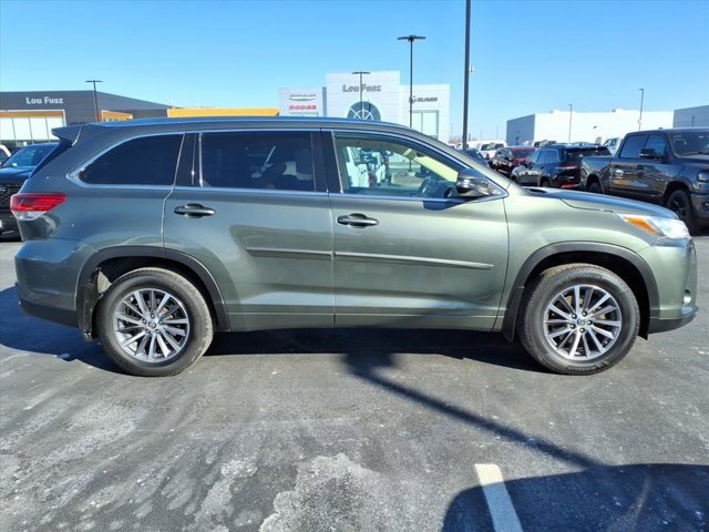 Used 2018 Toyota Highlander XLE image 30