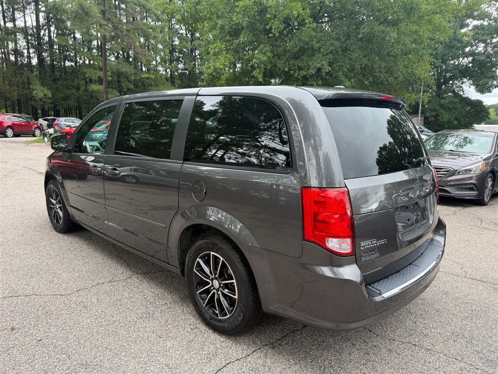Used 2016 Dodge Grand Caravan R/T w/ Driver Convenience Group FWD image 5