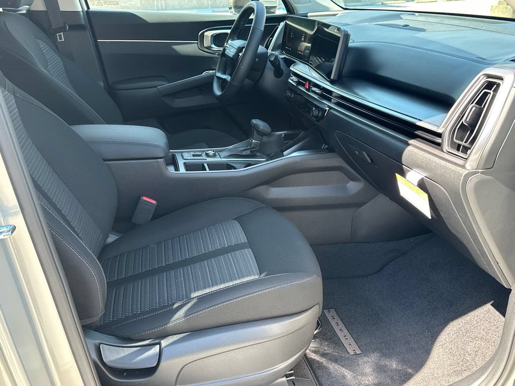 New 2026 Kia Sorento LX FWD image 9