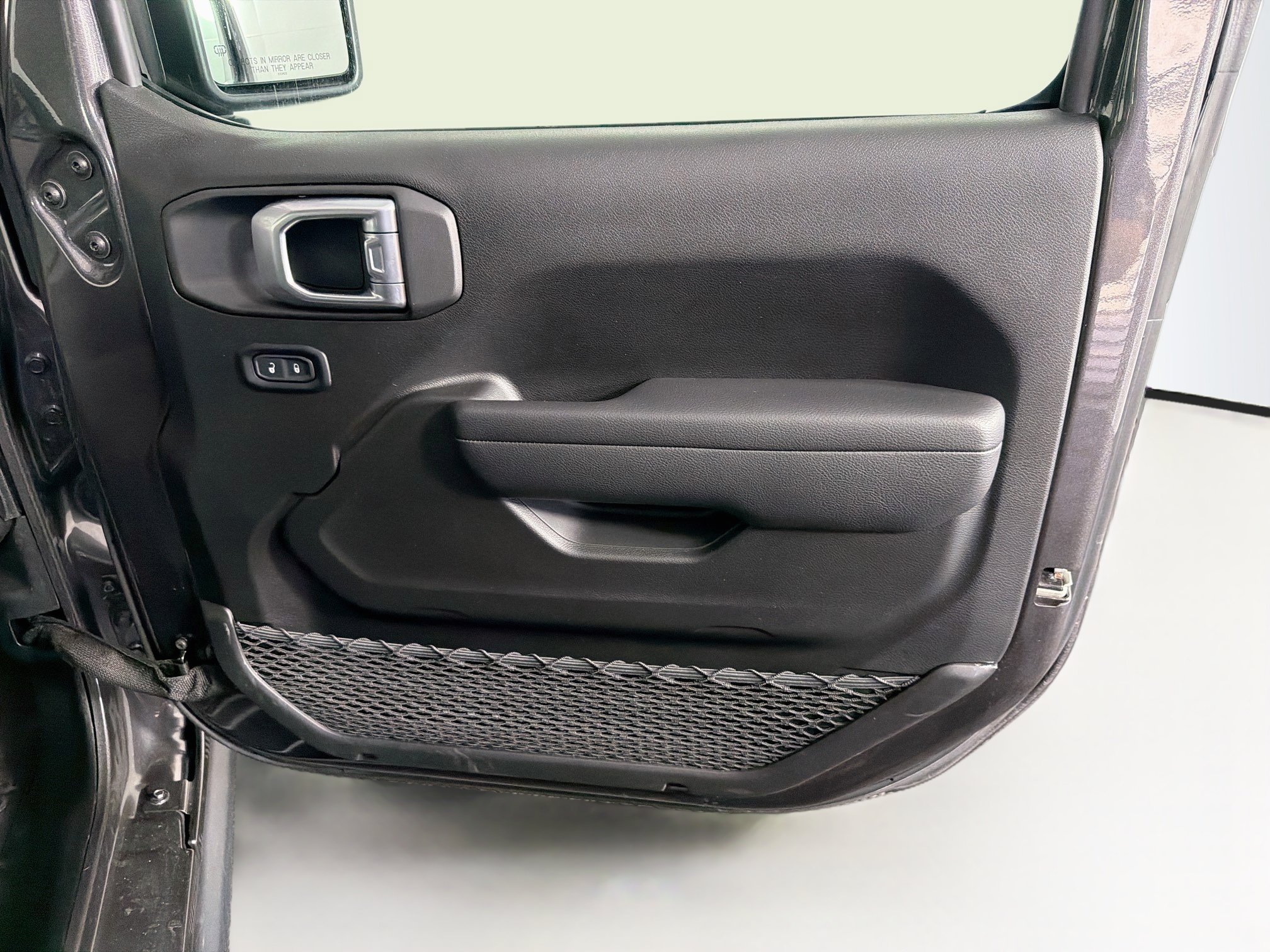 Used 2024 Jeep Wrangler Unlimited AWD/4WD image 32